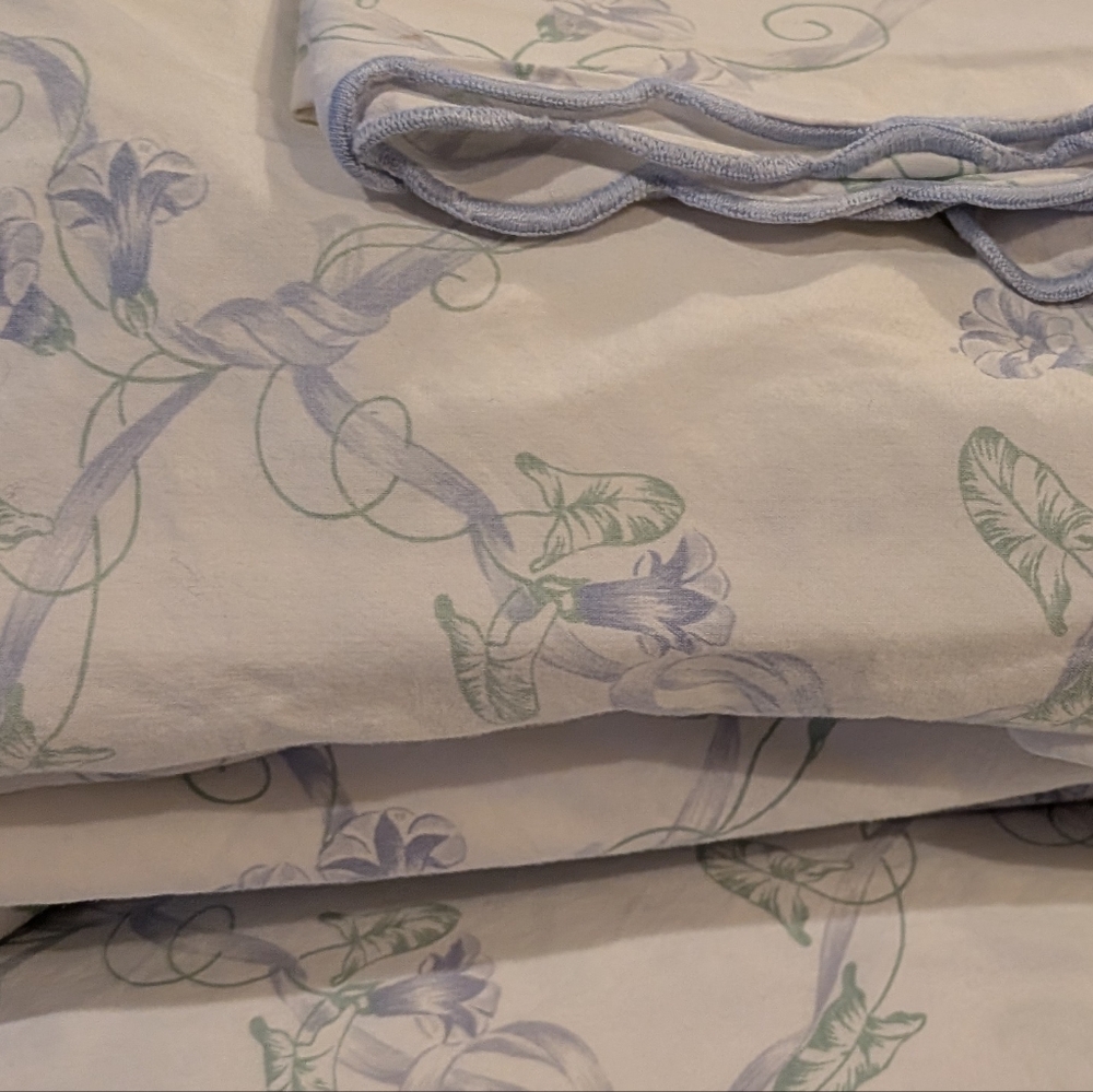 Fine Cotton Italian Full Sheet Set With Matching Duvet Cover And One Sham - Picture 5 of 10